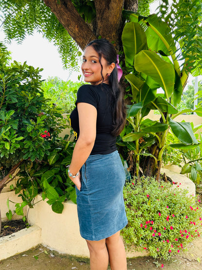 GIRLS CAN DO ANYTHING Crop Top