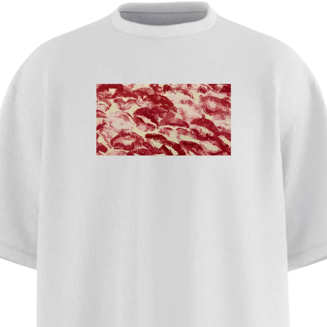 KISSES WHITE Oversized T-shirt
